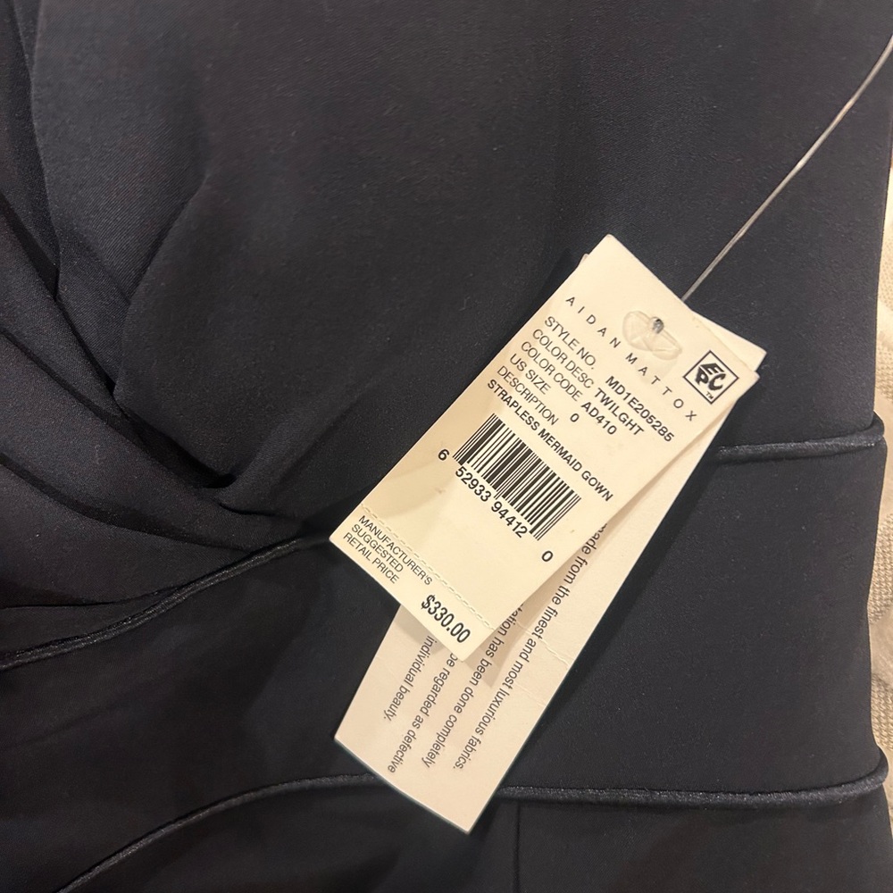Never been worn navy blue strapless gown - Picture 3 of 3